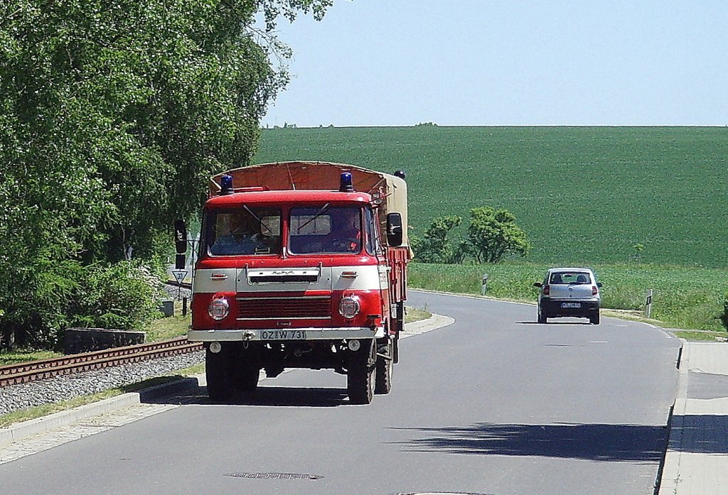 Feuerwehrfahrzeug bei Glossen, Juni 2010