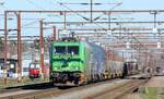 GC 5405 mit kurzem G�terzug kurz vor der Abfahrt nach S�den.